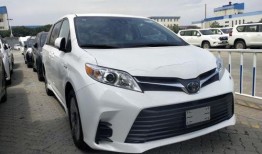 爆料丰田塞纳视频下载,独家视频下载，尽享豪华MPV风采